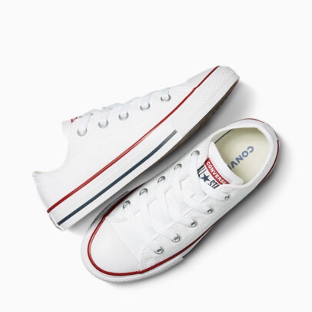 ❇️NWT❇️Converse Low Sneakers